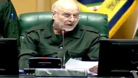 87岁哈梅内伊严正警告美国 公开露面被指传递三层信号