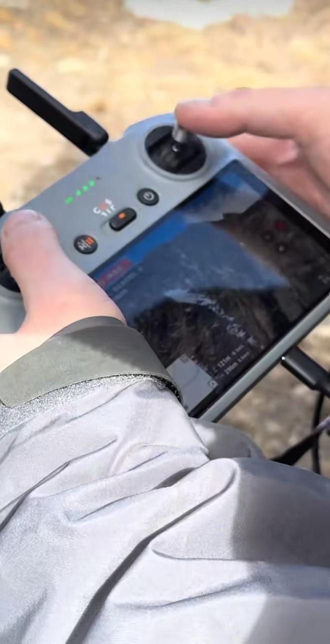 雨崩神湖被指发生雪崩有人被埋 当地回应