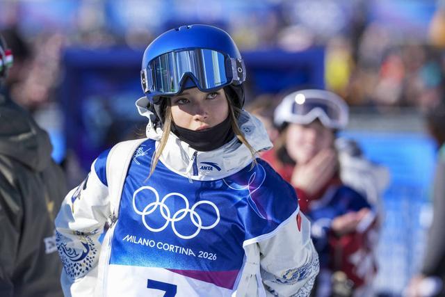 谷爱凌首轮仅1.26分妈妈说了一句话 第二跳锁定决赛