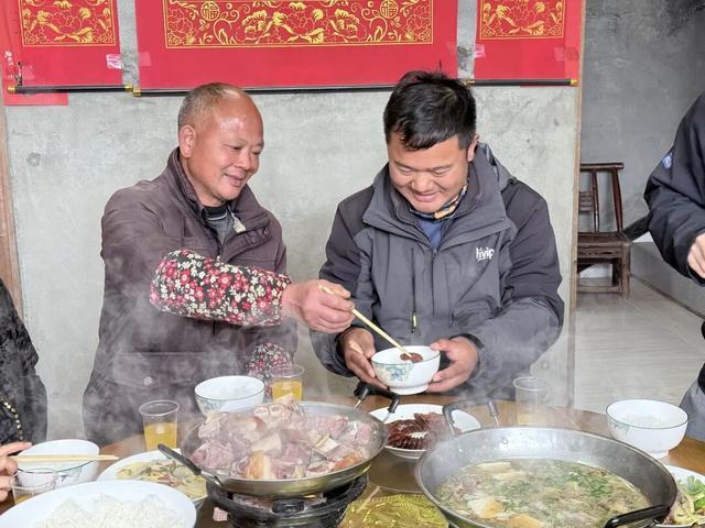 湖北95后小伙从上海走回老家过年！36天瘦了27斤